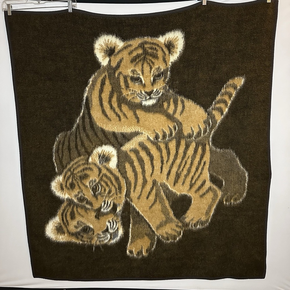 Safari Weavers Germany Made brown Tapestry blanket 3 tiger cubs 50inx55in Throw